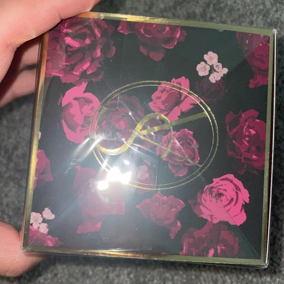 NWT sealed Victoria secret sparks bloom sexy candle limited edition - Picture 6 of 9